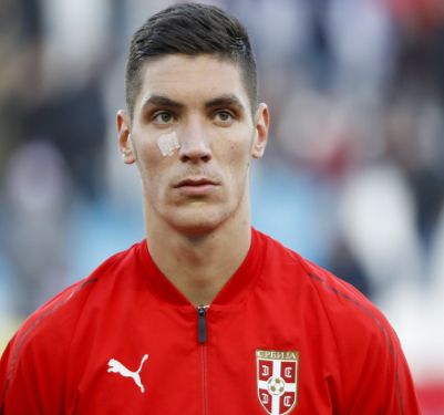 篮网持有他 篮网持有他